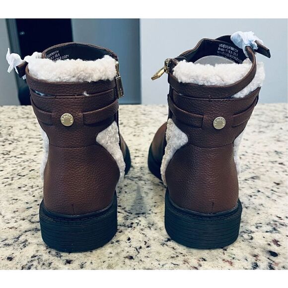 Kenneth Cole Reaction Women's Women's Wind Lug Buckle Cozy Chukka Boot - Picture 5 of 7